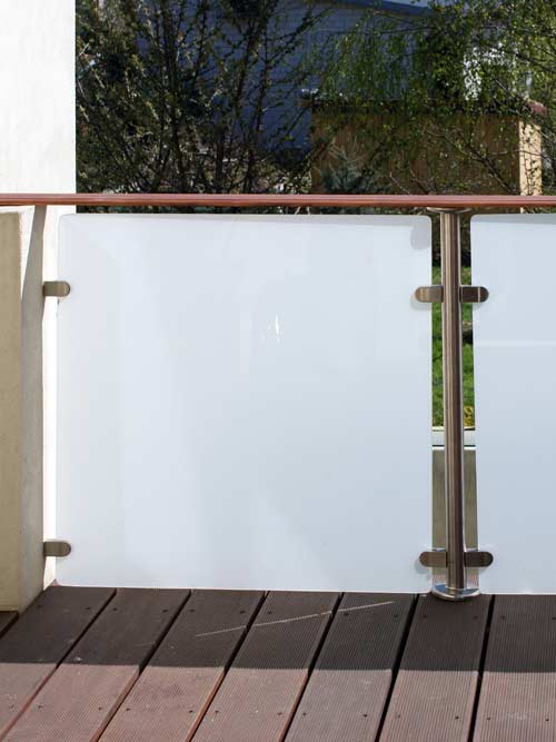 Balustrada balkonowa z mlecznym szkłem hartowanym, Szklarz Radzymin
