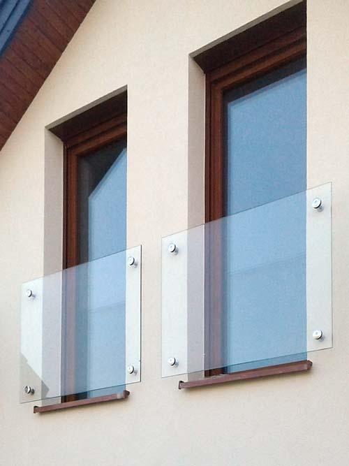Barierka szklana na okno balkonowe montowana na rotulach, Szklarz Radzymin