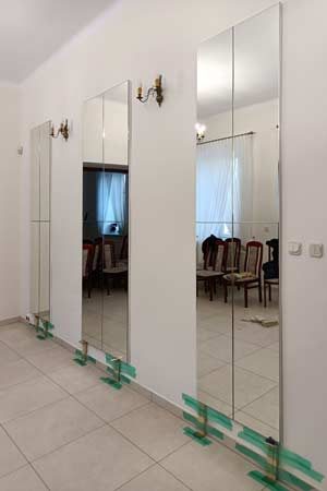 Lustra w pałacu ślubów w Radzyminie