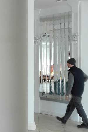 Pasy lustrzane fazowane w sali weselnej