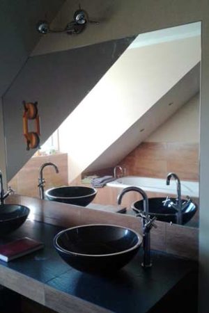 Lustro w łazience na poddaszu